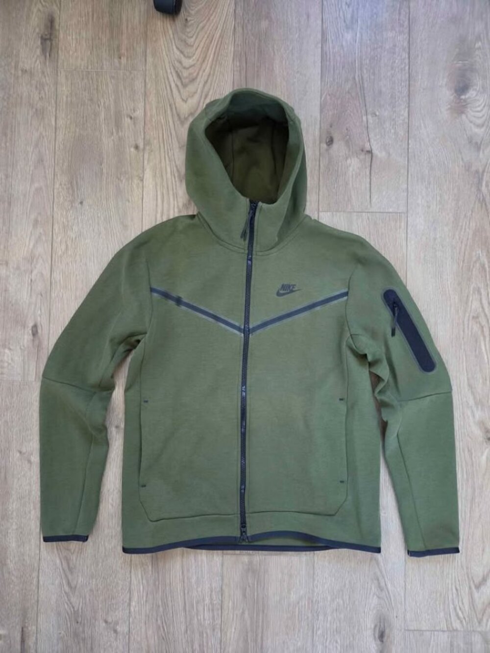 Nike Sportswear Tech Fleece Full-Zip Hoodie Men’s M Olive Green Black
